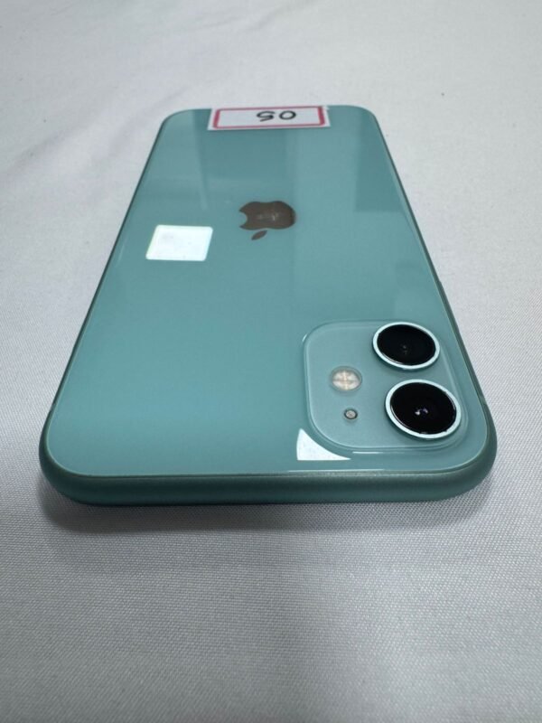 iPhone 11 128GB Verde 85% A+ - Imagem 4
