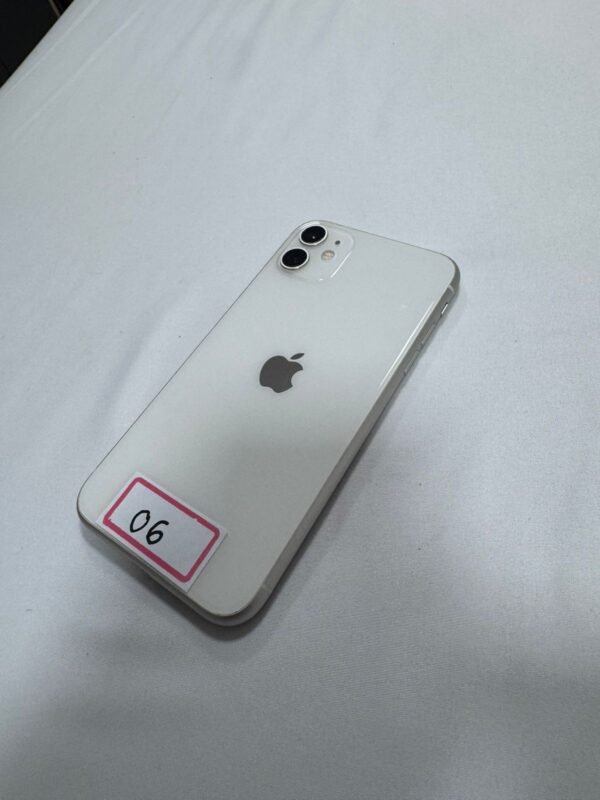 iPhone 11 128GB Branco 89% A+ - Imagem 4
