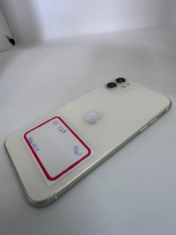 iPHONE 11 128GB  BRANCO 96%